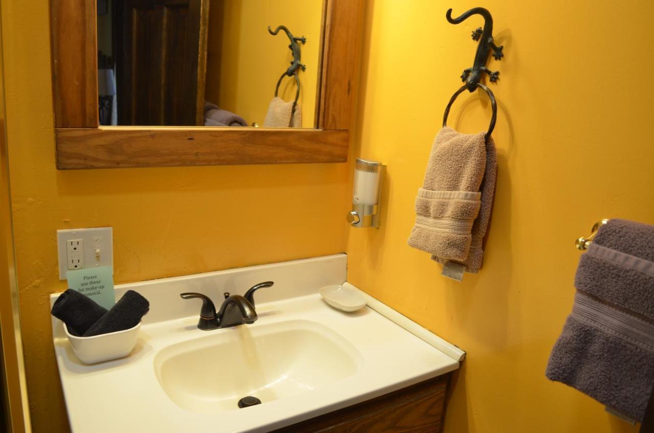 The Ouray Main Street Inn Room photo